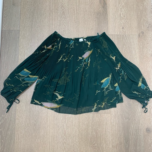 Aritzia Tops - Wilfred TALENCE off-the-shoulder blouse.